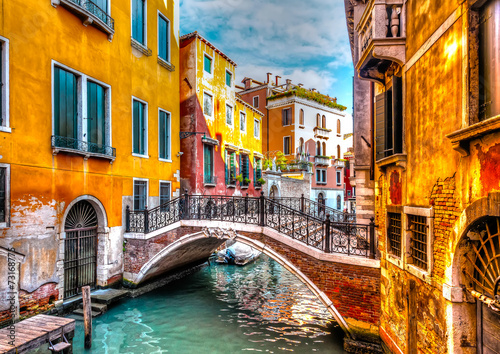 Naklejka na drzwi Very beautiful old bridge at Venice Italy. HDR processed