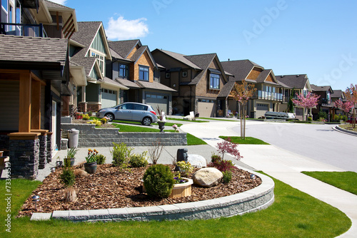 Fotografía Elegant homes in an upscale residential neighbourhood