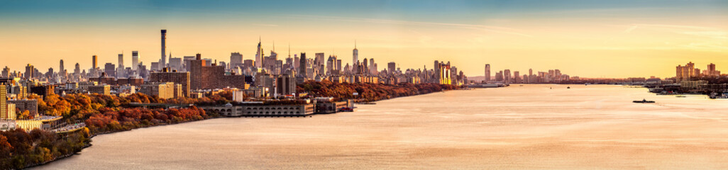 Fototapete - New York and Hudson River panorama at sunset