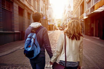 Wall Mural - tourist couple city
