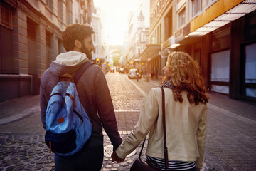 Wall Mural - tourist couple city