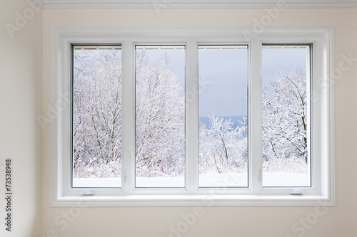 Foto-Schiebegardine ohne Schienensystem - Window with view of winter trees (von Elenathewise)