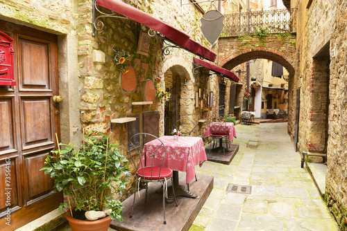 Naklejka na drzwi Restaurant in Tuscany