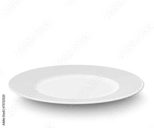 Fotografía Empty plate isolated on white