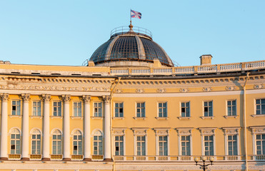 building front wall with repeting pattern of windows, dome and r