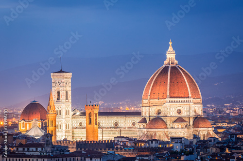 Fotografie, Obraz Beautiful sunset over the Santa Maria del Fiore in Florence, Ita
