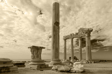 Canvas Print - Ancient Greek ruins in the Turkish city of Side