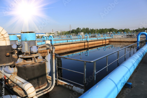 Fotografía Moderna planta de tratamiento de aguas residuales urbanas