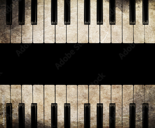Dekoracja na wymiar  rocznika-fortepian-na-bialym-tle
