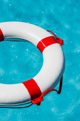 Poster - Rettungsring in einem Pool