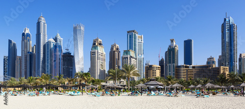 Obraz Dibond Panoramiczny widok na słynne wieżowce i plażę jumeirah