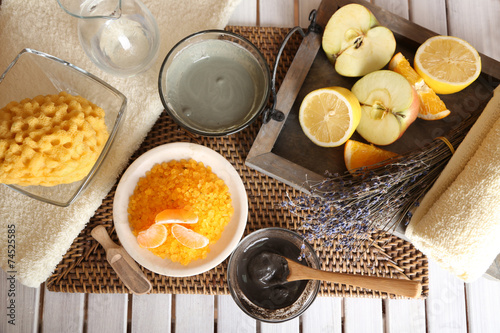 Fotografía Homemade facial masks with natural ingredients,