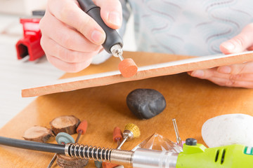 Cutting and polishing tile with rotary multi tool