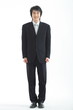 © jsco - 똑바로 서있는 아시안 비즈니스맨