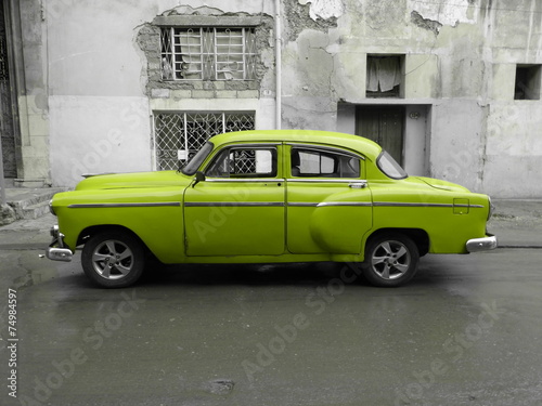 Obraz w ramie American old car in Cuba