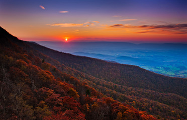 Sticker - Autumn sunset over the Shenandoah Valley and Appalachian Mountai