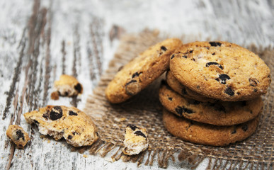 Canvas Print - Chocolate cookies on wooden table