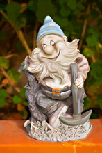Gnome With Pickaxe