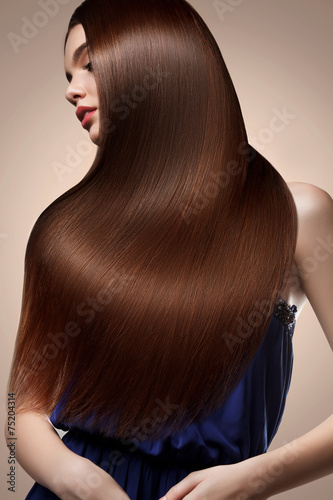 Leinwand Poster Brown Hair. Portrait of Beautiful Woman with Long Hair. High qua