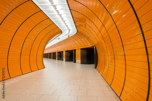 Fotografie, Obraz Marienplatz underground station v Mnichov, Německo