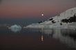 南極の満月