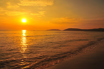 Wall Mural - Sunset on the Beach