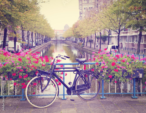Nowoczesny obraz na płótnie Rower na moście w Holandii