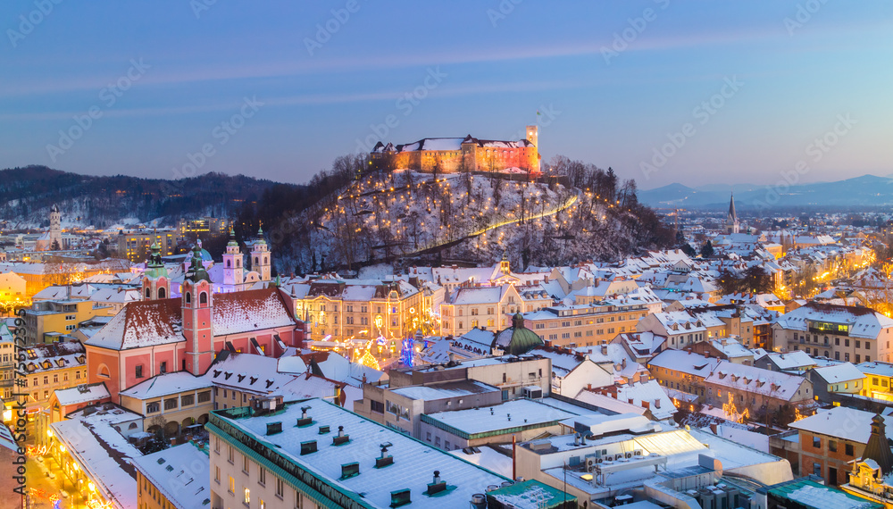 Obraz na płótnie Panorama of Ljubljana in winter. Slovenia, Europe. w salonie