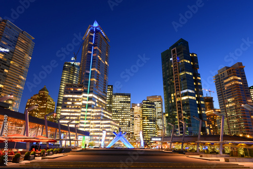 Fotografía Vancouver city financial district at night, Vancouver, BC