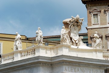 Wall Mural - Sculptures on the facade of Vatican city works