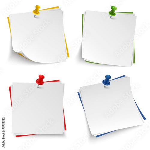 Fotografía Note paper with push colored pin template