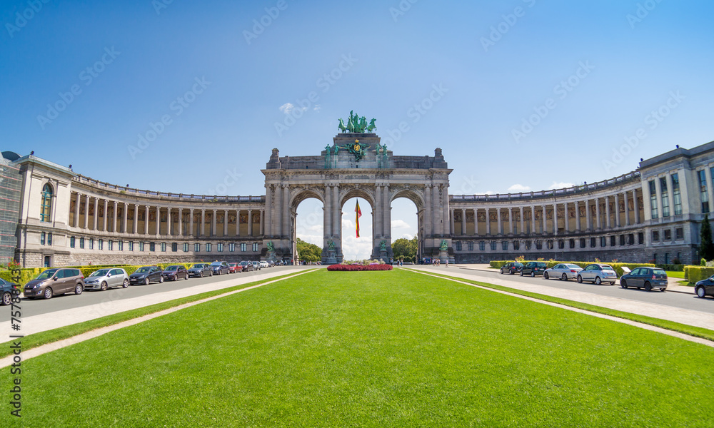 Obraz na płótnie The Triumphal Arch in Brussels, Belgium w salonie