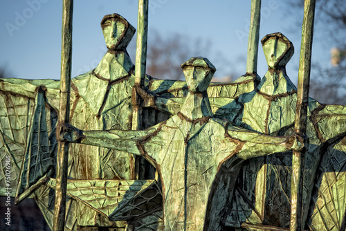 Fotografie, Obraz fisherman sailor silhouette copper statue