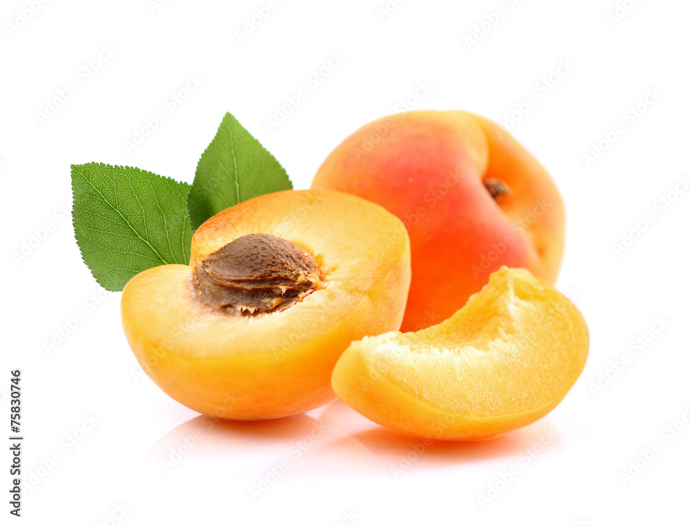 Ripe apricots with slice - obrazy, fototapety, plakaty 