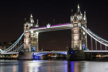 Wall Mural - Tower Bridge at night, London