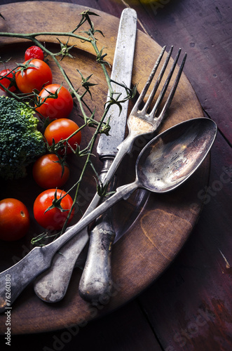 Naklejka - mata magnetyczna na lodówkę Vegetable in wooden plate