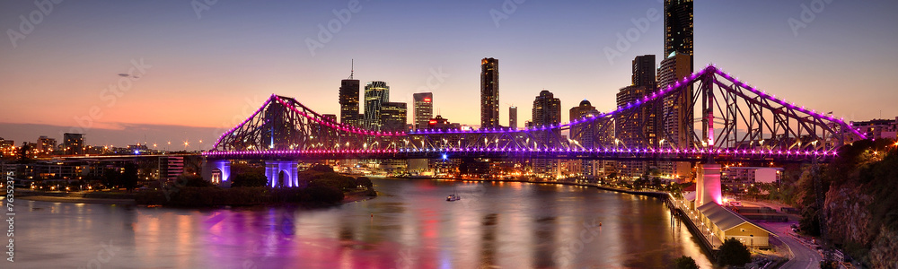 The Story Bridge in Brisbane, QLD - Australia. - obrazy, fototapety, plakaty 