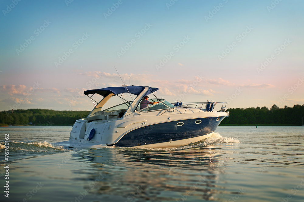 Motorboat yacht - obrazy, fototapety, plakaty 