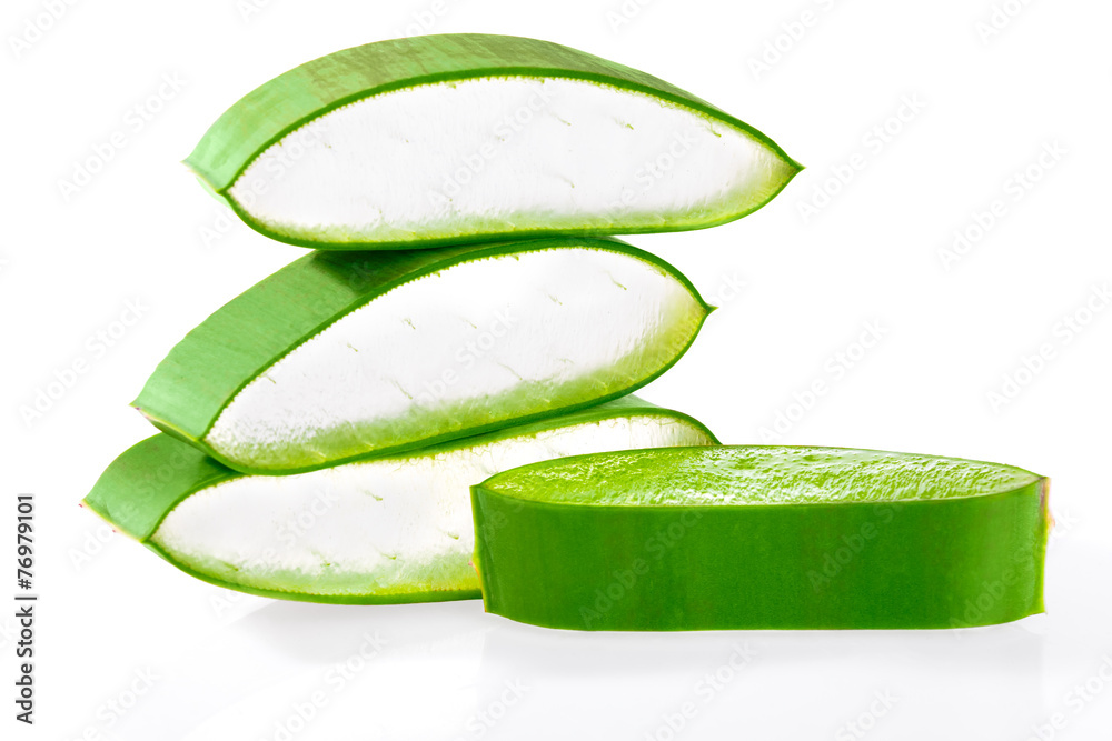 Aloe Vera Frischblatt in Stcke geschnitten Stock Photo | Adobe Stock