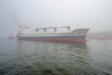 Papier Peint - Statek wchodzi do portu, Gdansk, Polska