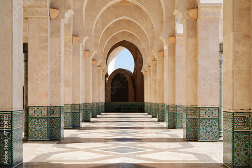 Fotografía Morocco. Arcade of Hassan II Mosque in Casablanca