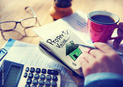 Fotografía Businessman Notepad Property Value Concept