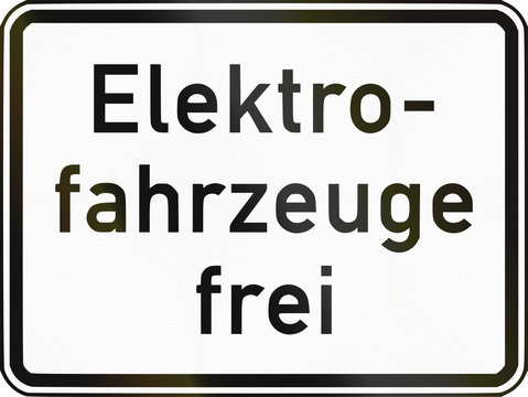 German traffic sign additional panel to specify the meaning of other signs: Electric vehicles allowed