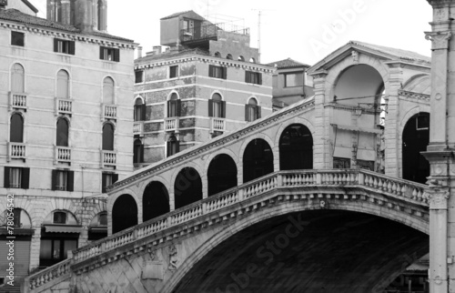 Obraz w ramie Rialto Bridge without people in Venice