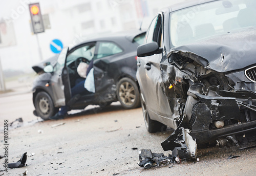 Cuadros en Lienzo car crash collision in urban street
