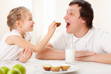 Poster - Child with father have a breakfast