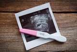 Fototapeta Las - pregnancy test