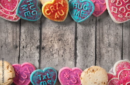 Naklejka - mata magnetyczna na lodówkę valentine's day cookies on a rustin wood table