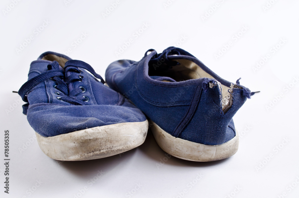 Old tennis shoes - obrazy, fototapety, plakaty 