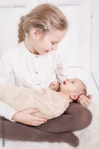 Grosse Schwester Mit Baby Buy This Stock Photo And Explore Similar Images At Adobe Stock Adobe Stock